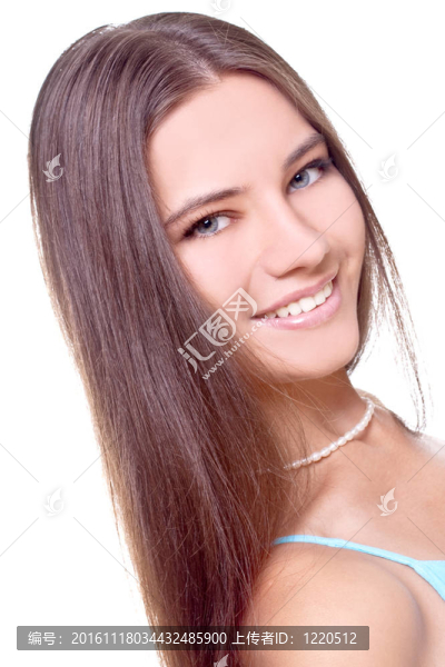 穿藍色衣服的女人