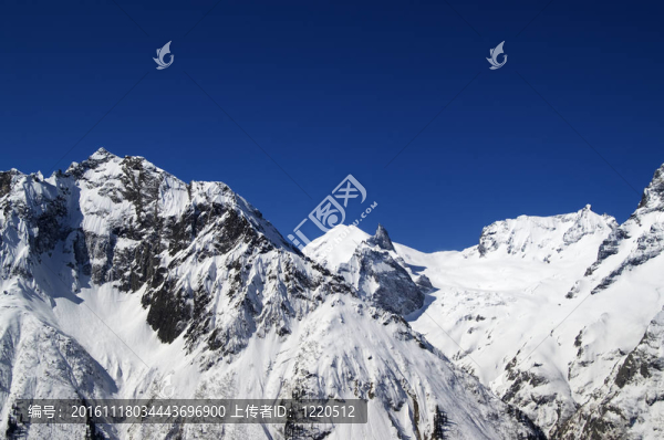 Mountains天氣晴朗