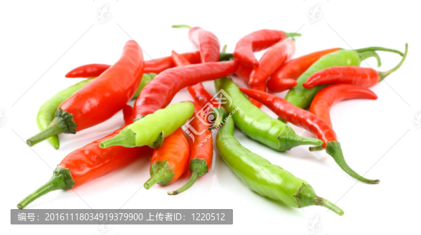 鮮紅色和綠色的辣椒
