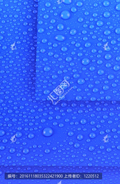 淡藍(lán)色盒子上的水滴