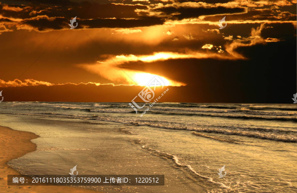 太陽在海灘上休息