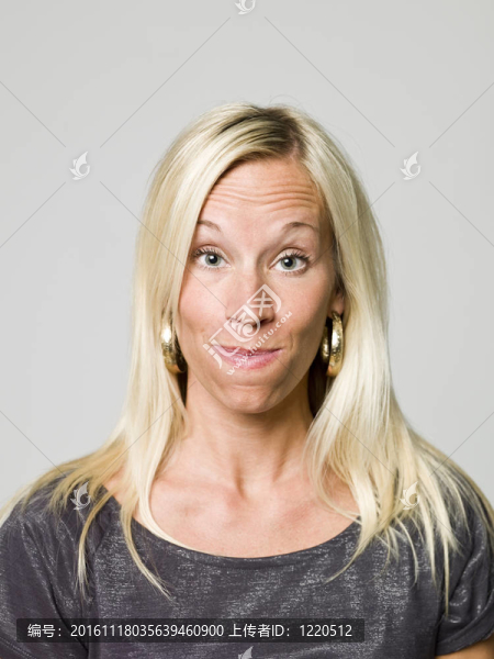一個有趣的臉的女人的肖像