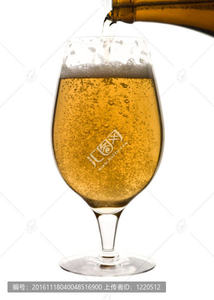倒啤酒