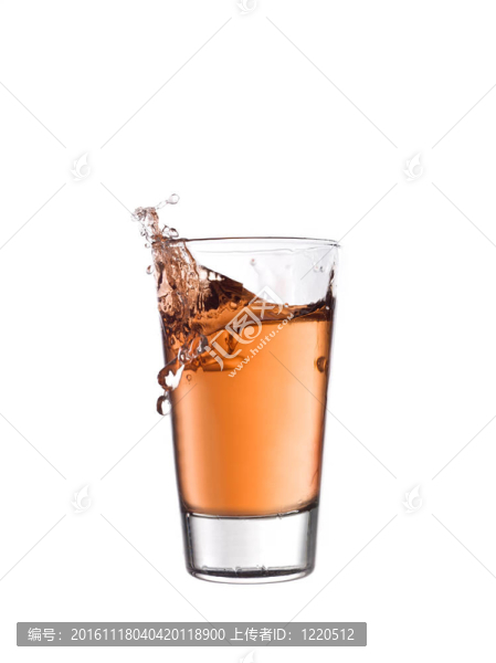 飛濺在一杯紅檸檬水