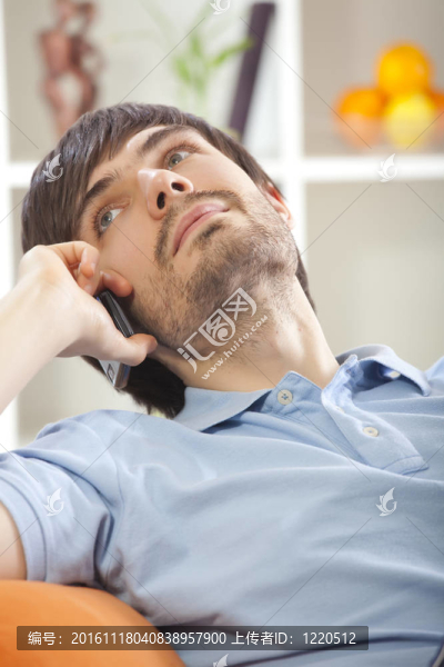 男子打電話
