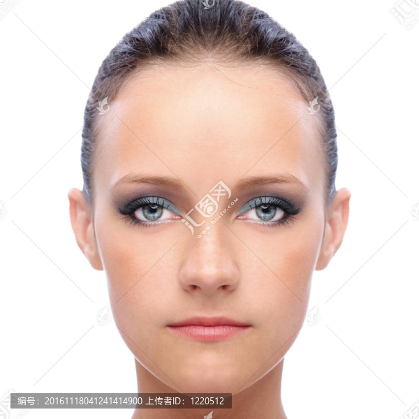 年輕女性的臉