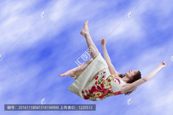 女人從天空墜落