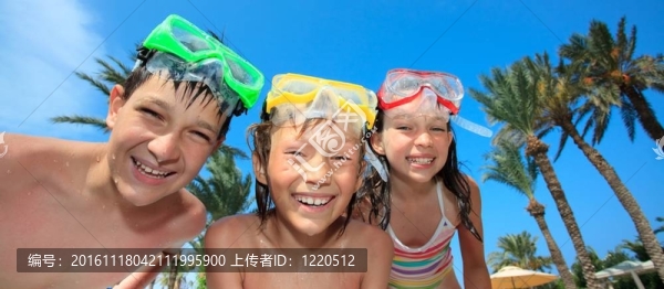 帶潛水面罩的兒童