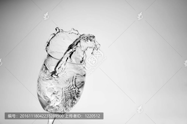 小溪的水