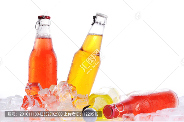 ？在冰的瓶子來喝