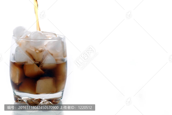 可樂(lè)和冰杯