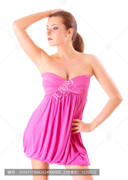 穿粉紅色衣服的女孩