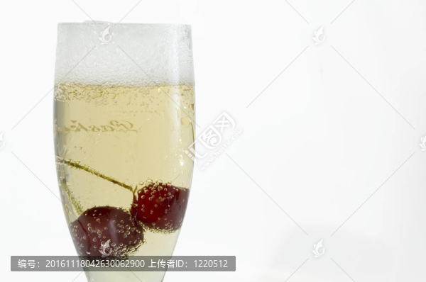 香檳酒和櫻桃
