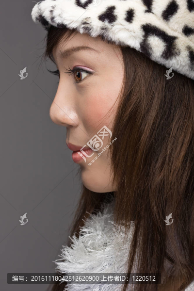 簡(jiǎn)介亞洲時(shí)尚美女