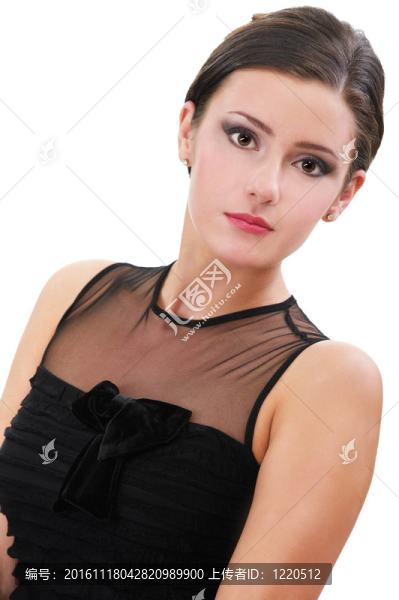 穿黑衣服的女孩