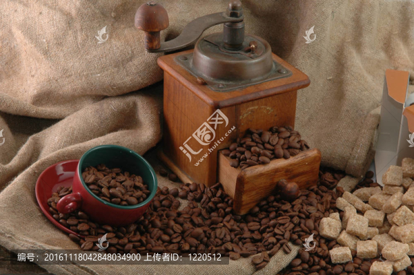 帶杯的復(fù)古咖啡機(jī)