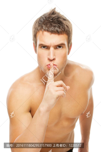 肌肉男呼吁沉默