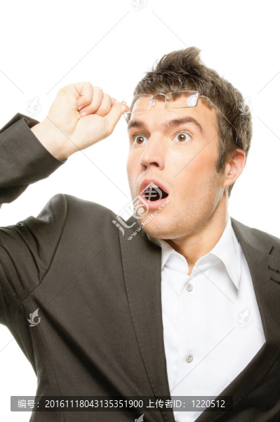 驚訝的年輕商人