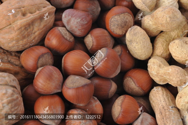 籃子里的不同堅(jiān)果