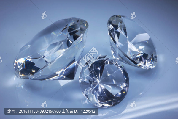 深藍(lán)色的鉆石寶石