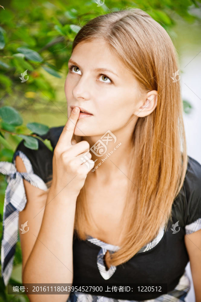 婦女反對湖的肖像