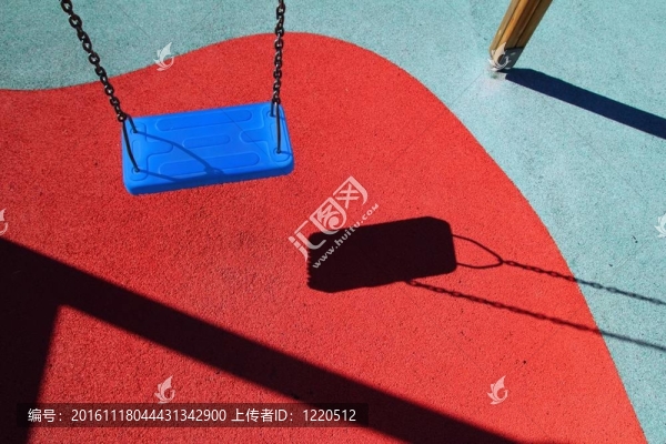 藍色公園秋千或紅樓兒童游樂場