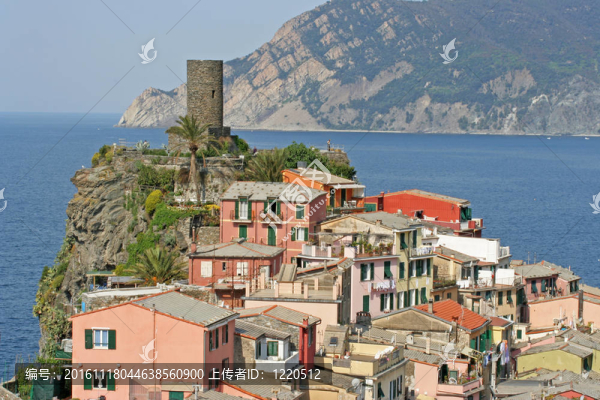 城堡貝爾弗蒂；Vernazza。