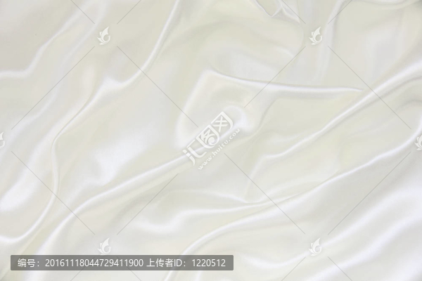 以流暢的優(yōu)雅的白色絲綢為背景