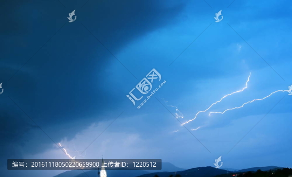 閃電般的天空