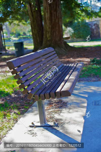 臺(tái)兩棵樹-匯圖網(wǎng) www.fosd68.com 臺(tái)兩棵樹