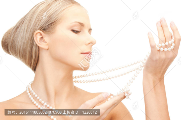 美麗的女人與珍珠珠