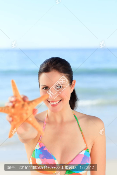 漂亮的女人與海星