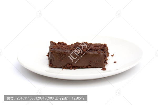 盤子上的巧克力蛋糕