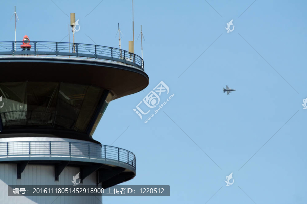空軍基地的塔
