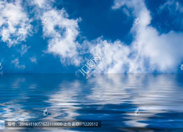 天空；大海和云