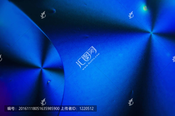 在偏振光抗壞血酸微晶