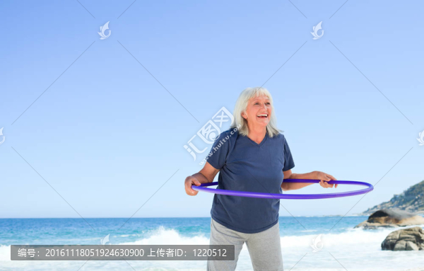 高級女子玩她的箍