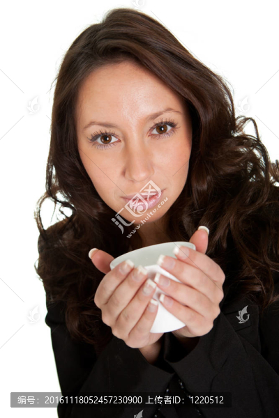 商人拿著一杯咖啡