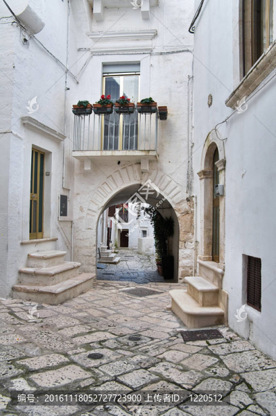 小巷。普蒂尼亞諾。Apulia。