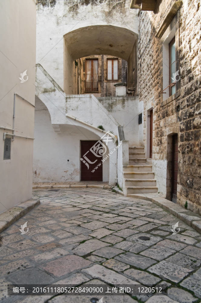 小巷。普蒂尼亞諾。Apulia。