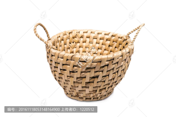 圓形的柳條筐和白色背景分離。