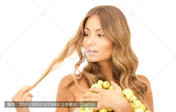 可愛的女人和綠色的蘋果