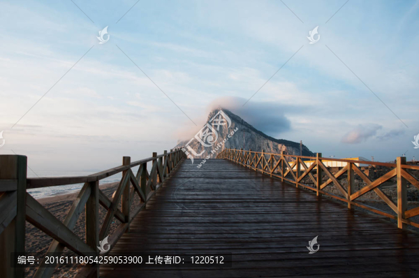 直布羅陀-不燒他們搭建橋梁！