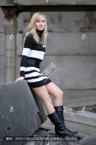金發(fā)女人