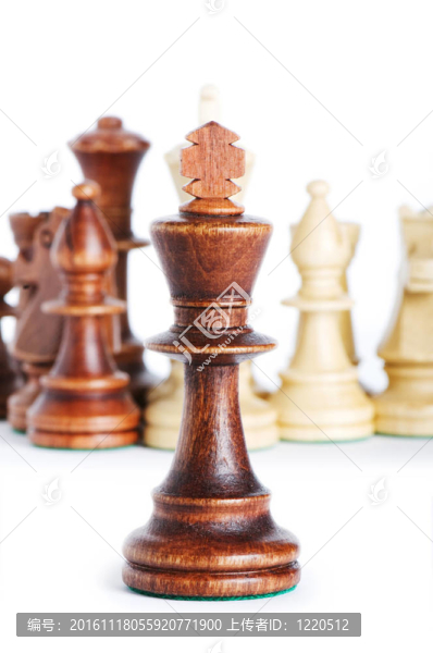 白色背景下的棋盤圖