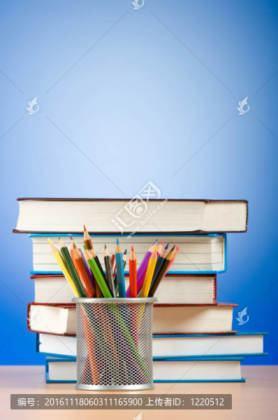 回到學(xué)校的概念與書籍和鉛筆