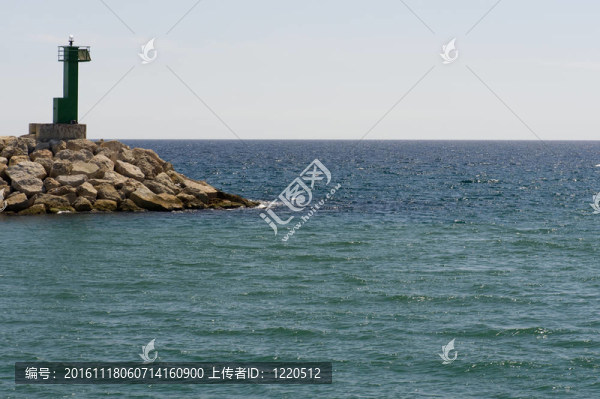 燈塔和海