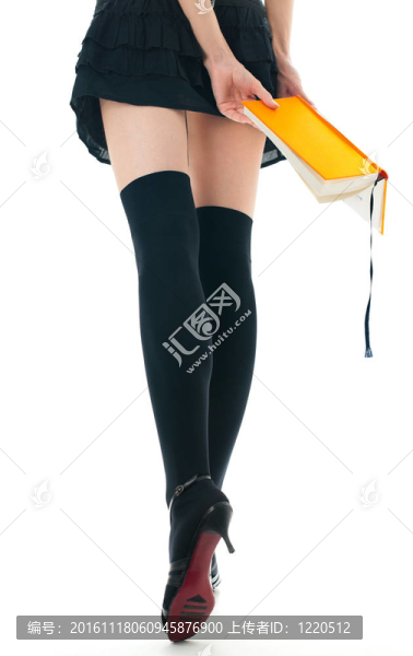 穿裙子和絲襪的女人