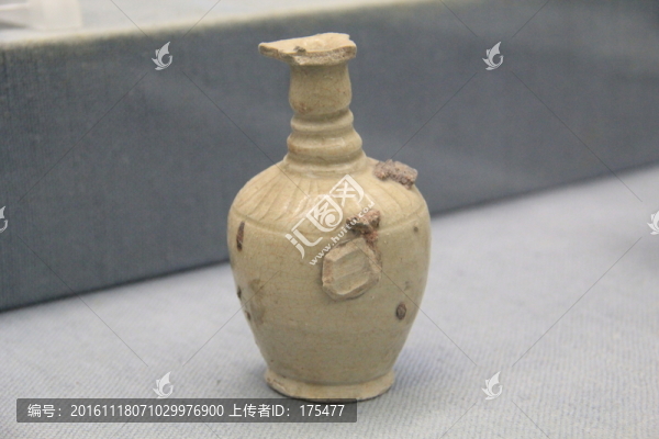 古典陶瓷瓶子