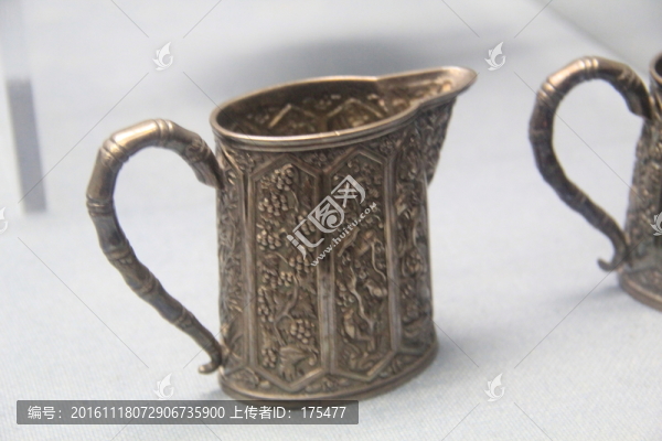 青銅酒壺
